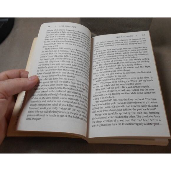 The Neighbor by Lisa Gardner Paperback 2010 Detective D.D. Warren #3 - Picture 6 of 7